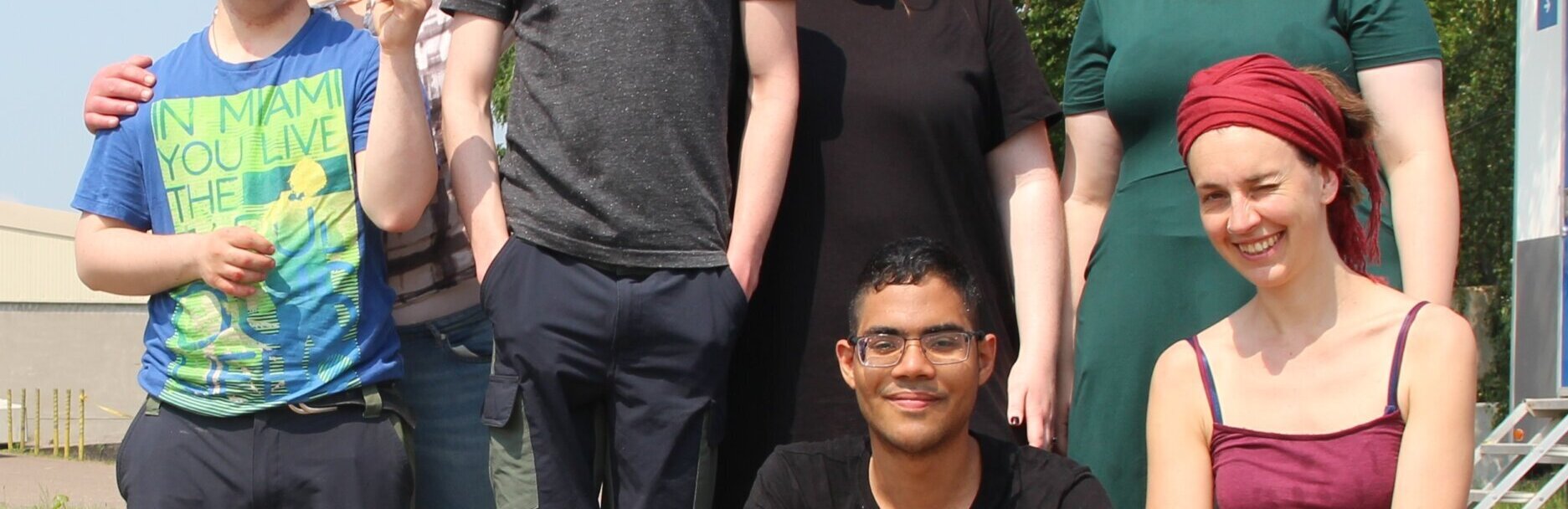 Gruppenbild-tagesstruktur-standortkachel-lebens-und werkgemeinschaft-parzival-zentrum-karlsruhe