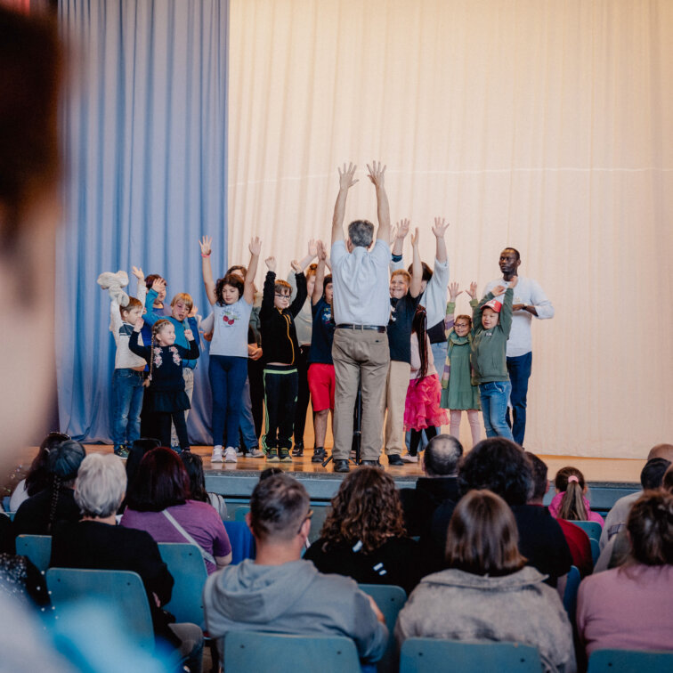 bühnen-auftritt-content-mitarbeit-parzival-zentrum-karlsruhe