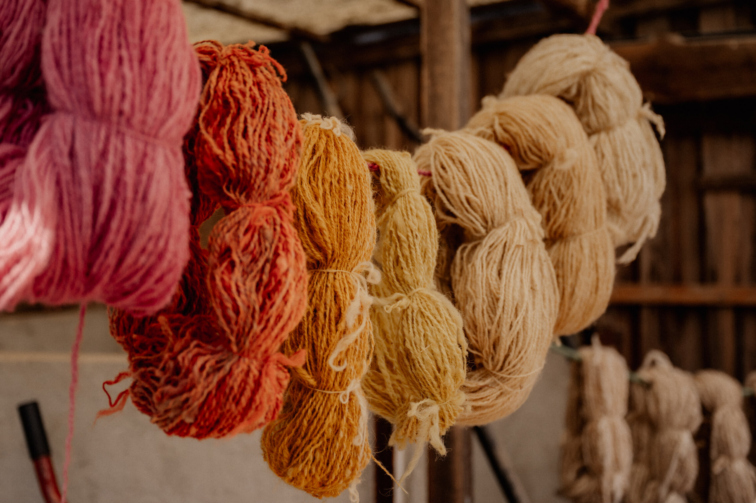 Kindergarten Wolle_Quelle Sue-Barth Gelb-orangene Wolle-Kindergarten