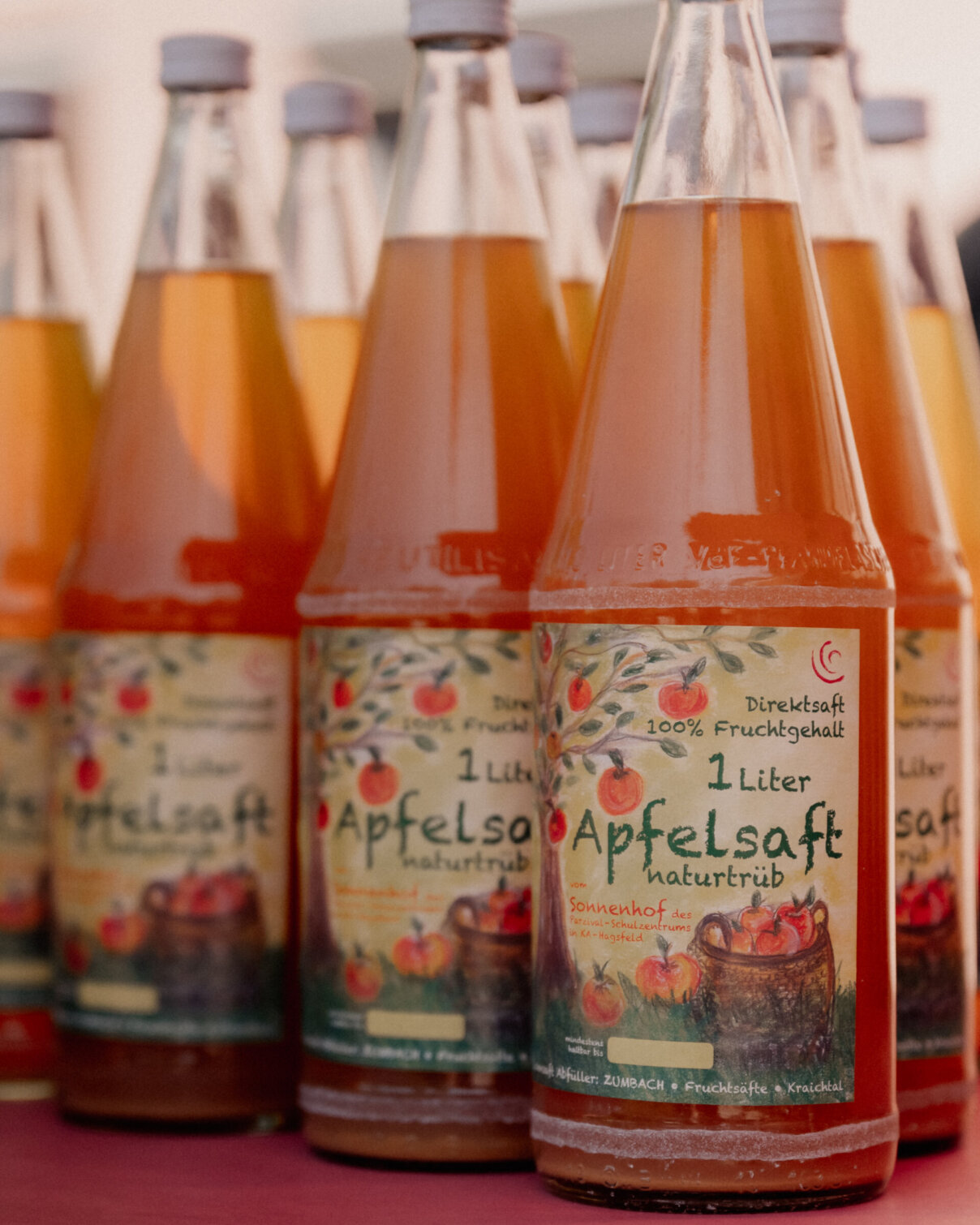 Apfelsaft-Flaschen-parzival-zentrum-karlsruhe Apfelsaft-Flaschen-parzival-zentrum-karlsruhe