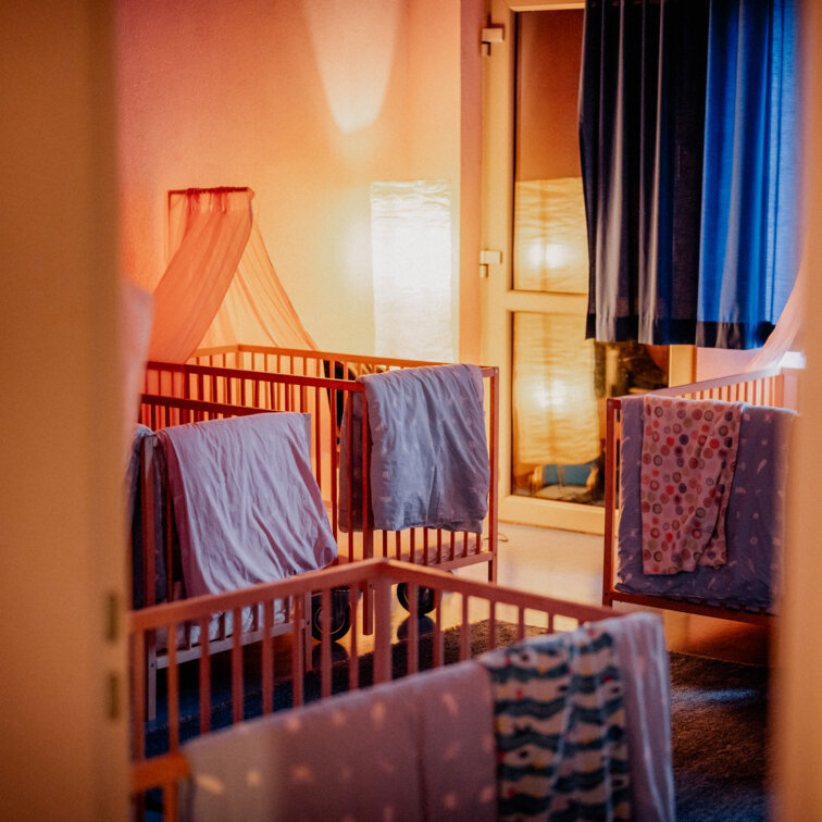 bettenraum-content-hort-kinderkrippe-parzival-zentrum-karlsruhe