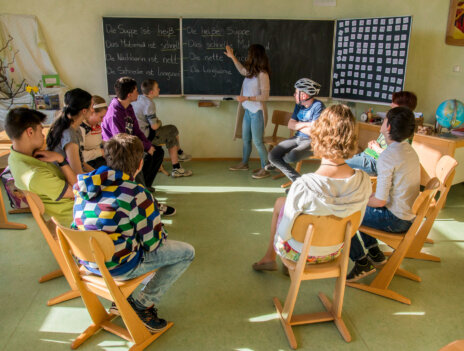 gemeinsam-in-der-klassengemeinschaft-lernen-titelbild-sbbz-l-parzival-zentrum-karlsruhe