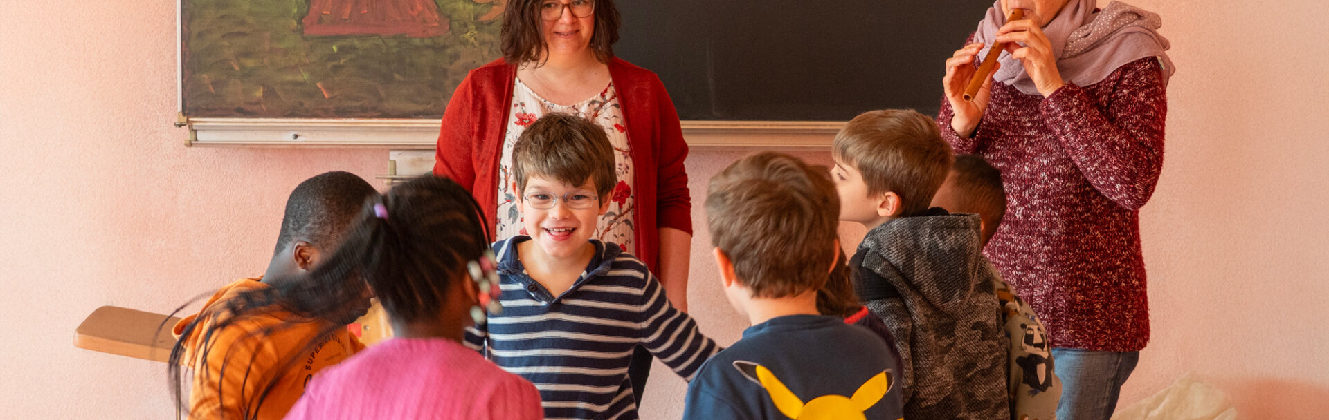 kinder-spielen-gemeinsam-im-kreis-header-sbbz-gent-parzival-zentrum-karlsruhe kinder-spielen-gemeinsam-im-kreis-header-sbbz-gent-parzival-zentrum-karlsruhe