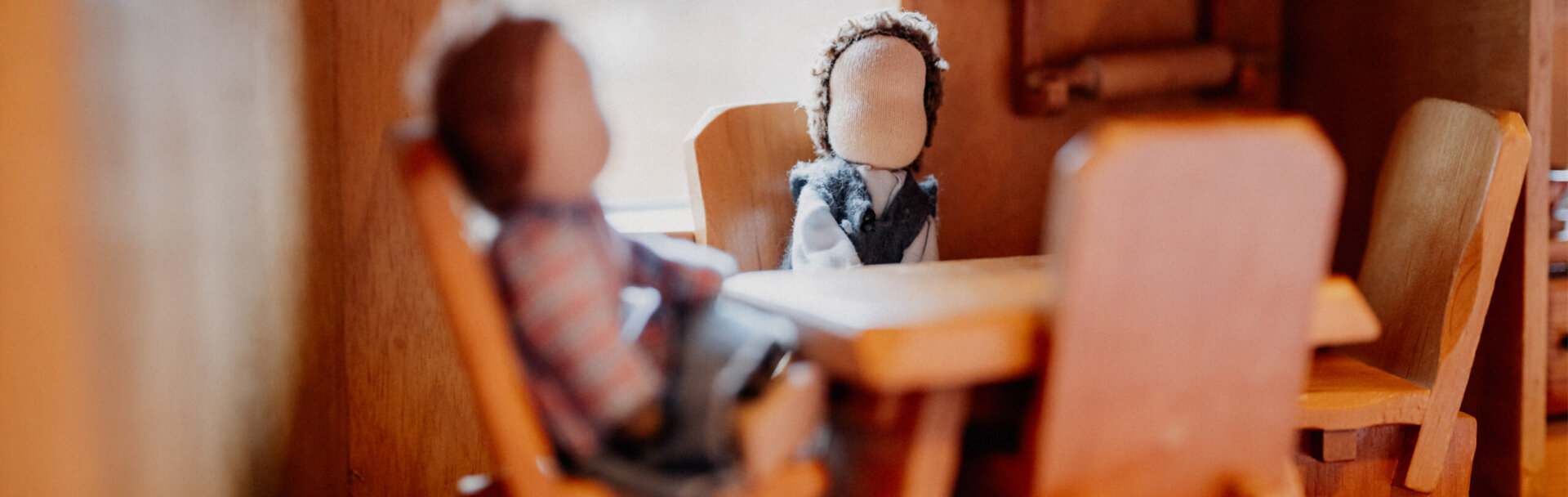 puppenhaus-aus-holz-titelbild-kontakt-parzival-zentrum-karlsruhe