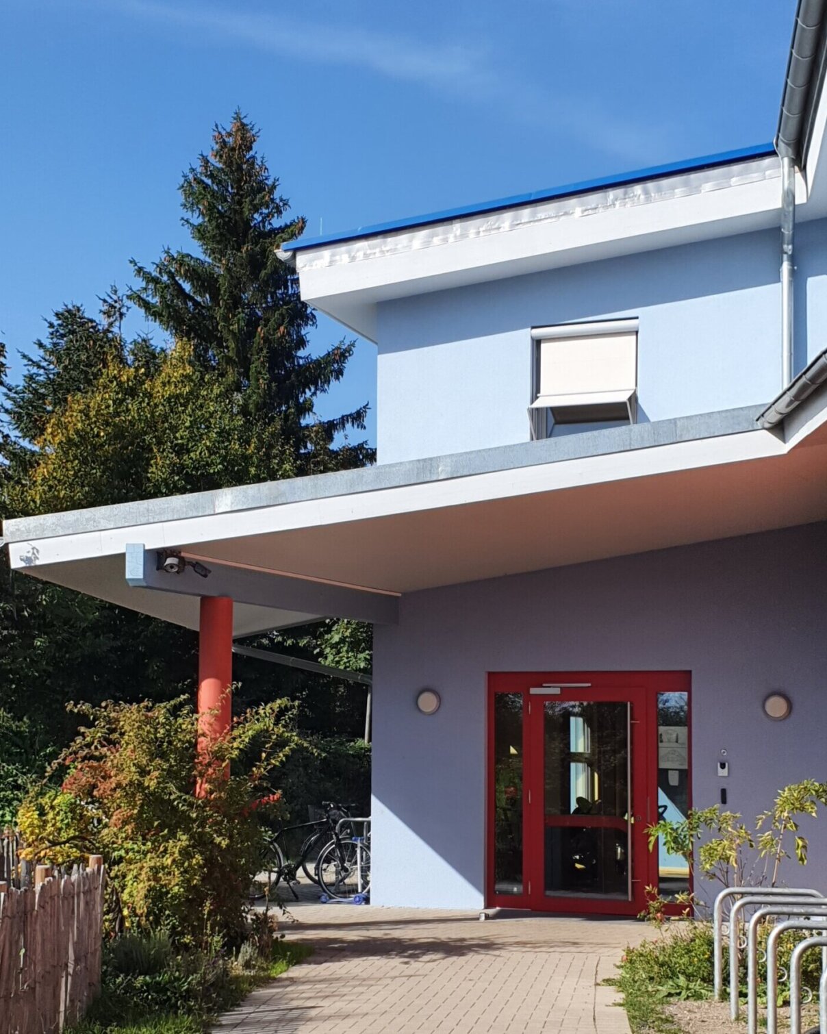 Eingangstür_KiFaZ_parzival-zentrum-karlsruhe Eingangstür_KiFaZ_parzival-zentrum-karlsruhe